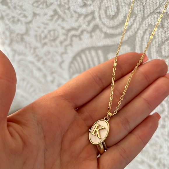 Chain Gold Initial Letter Necklace Pearl Oval Charm K - Picture 2 of 4